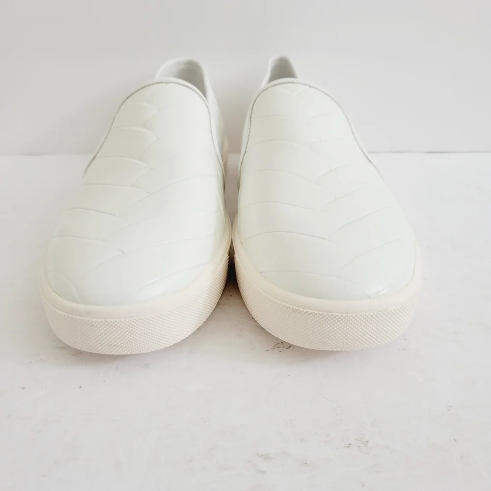 New VINCE LEATHER WOVEN LOOK SLIP ON SNEAKER LOAFER ,Size 9,5